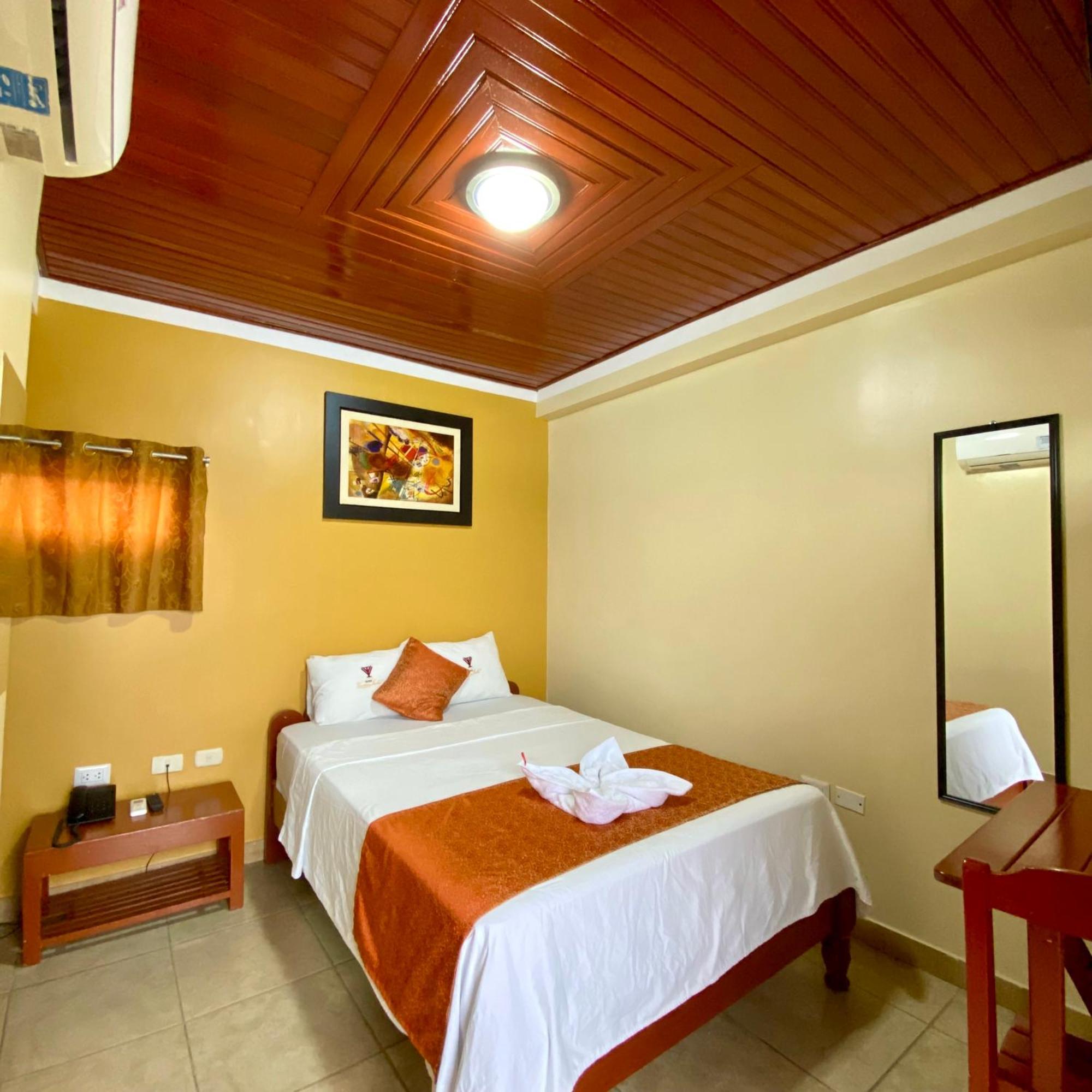 Hotel Ventura Isabel Iquitos Bagian luar foto