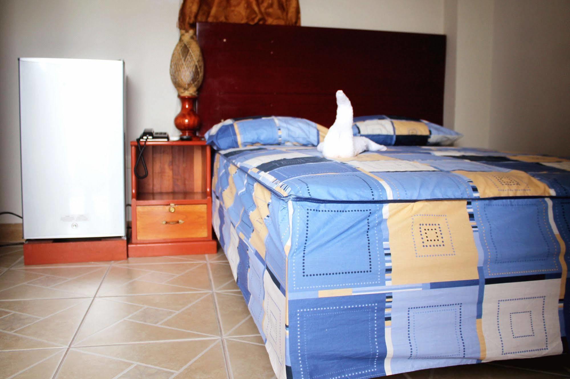 Hotel Ventura Isabel Iquitos Bagian luar foto